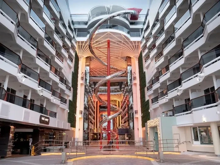 Cận cảnh “khách sạn nổi” phục vụ World Cup 2022