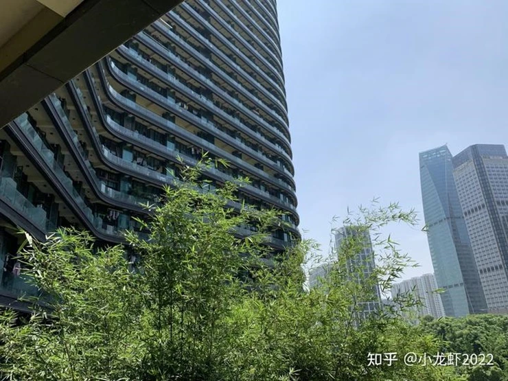 Cận cảnh tòa chung cư 3 vạn người khiến dân mạng xôn xao