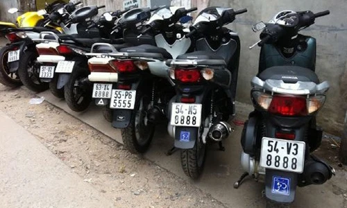 “Phát sốt” với dàn xe ga Honda SH biển khủng nhất VN