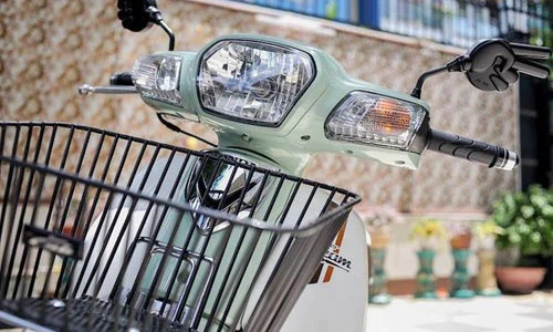 "Xế nổ khai tử" Honda Super Dream độ khủng ở Sài Gòn