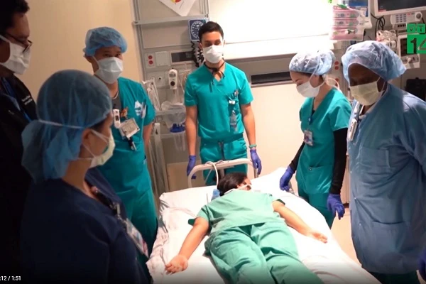 Video: Vì sao các bệnh nhân COVID-19 nên được đặt nằm sấp?