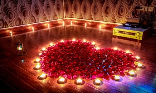 Những dịch vụ lạ kiếm bộn tiền trong ngày 8/3