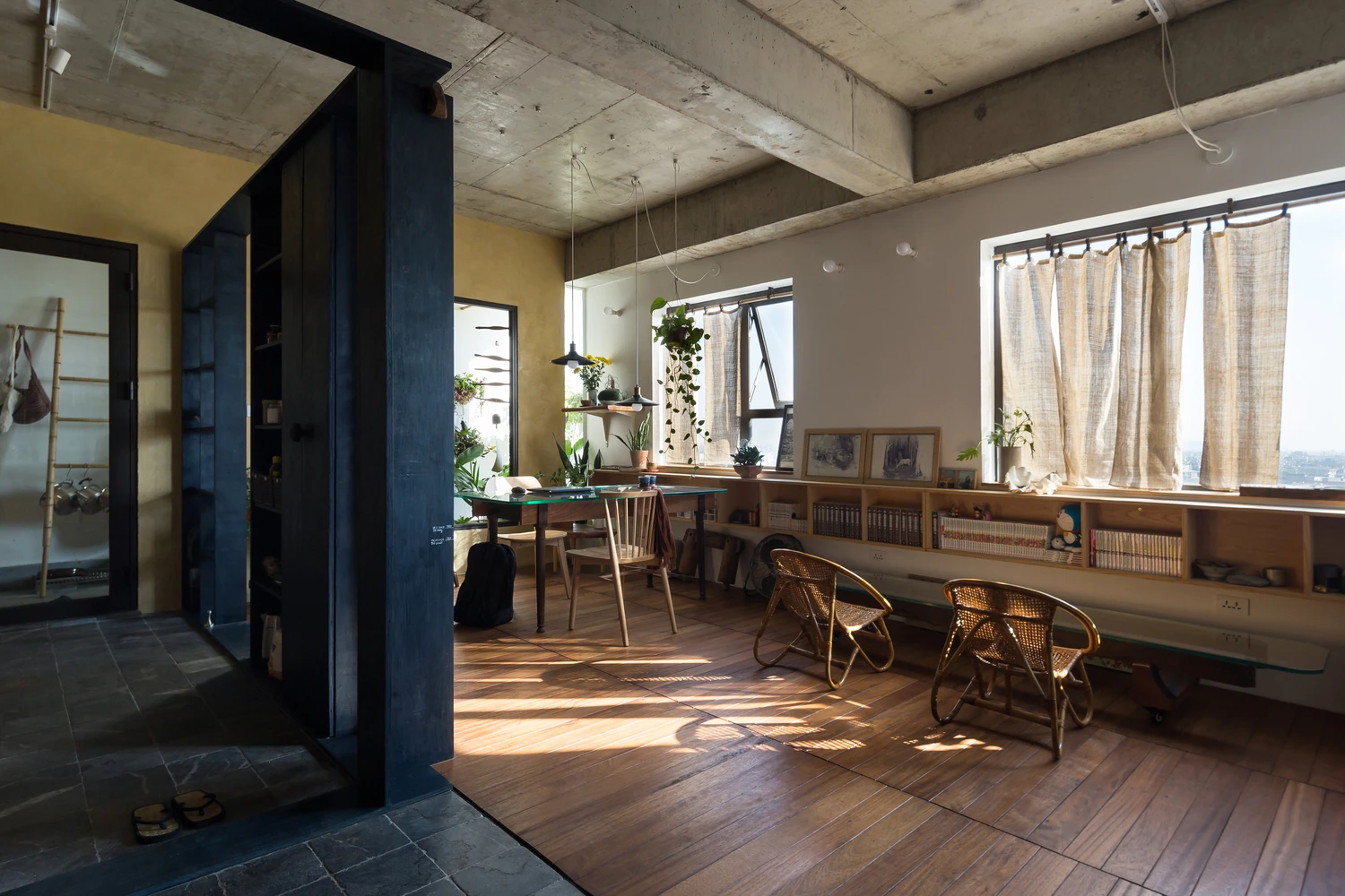 Thiết kế thông minh khiến căn hộ 60m2 cực đẹp mắt, thông thoáng