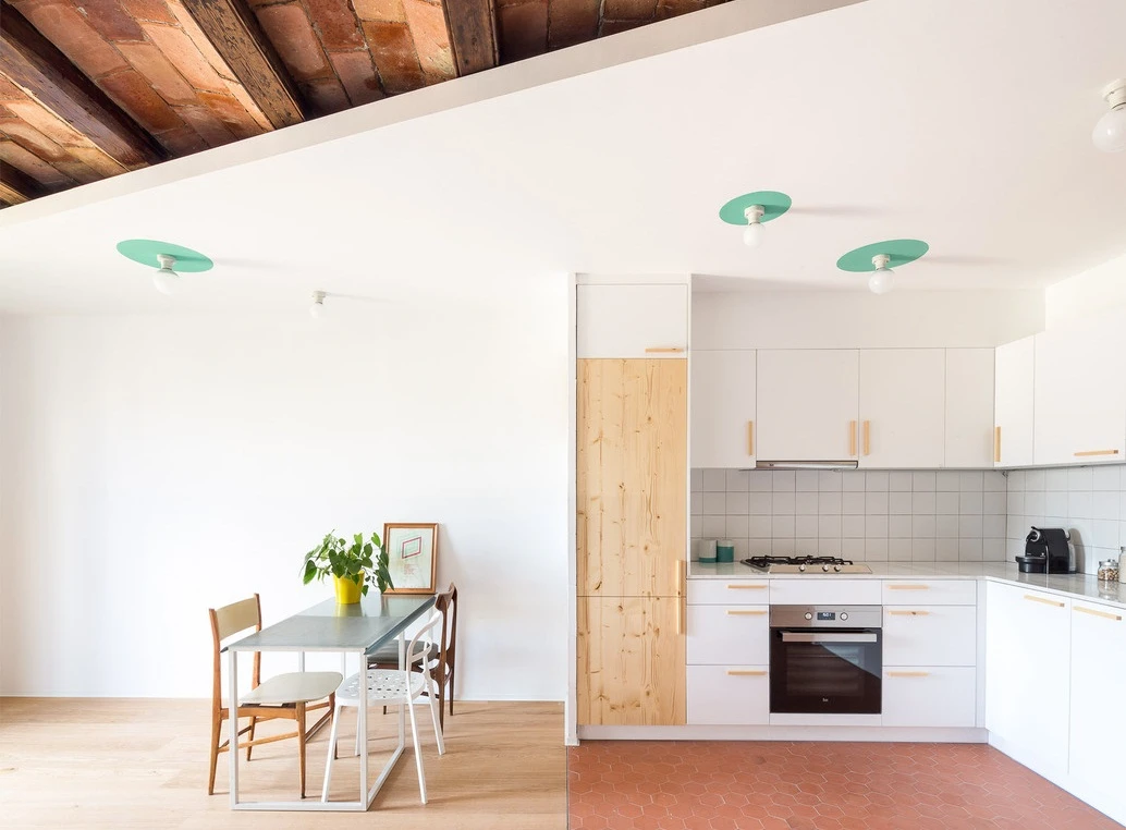 Nhà cũ 48m2 bất ngờ rộng rãi và hiện đại nhờ làm điều này