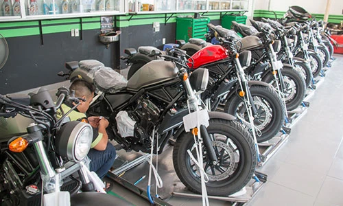 "Đập thùng" dàn môtô Honda Rebel 500 giá rẻ tại Việt Nam