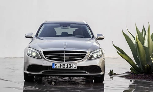 Mercedes-Benz C-Class 2019 giá dưới 900 triệu đồng tại Đức