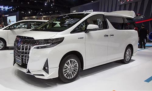 MPV hạng sang Toyota Alphard 2018 giá từ 2,8 tỷ đồng