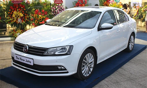 Volkswagen Việt Nam giảm giá Jetta 100 triệu đồng "đấu" Toyota Altis 
