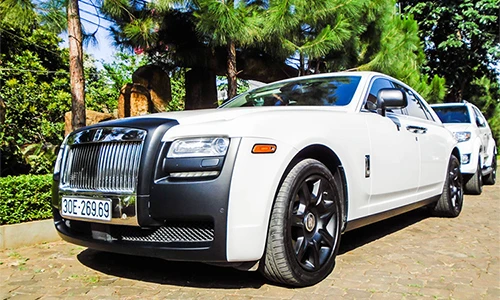Bộ đôi Rolls-Royce hơn 30 tỷ của Đặng Lê Nguyên Vũ