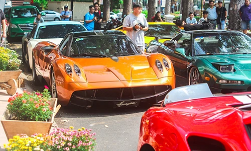 Cường Đô la, Minh Nhựa cùng dàn siêu xe 200 tỷ đón Tết