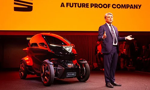 Cả môtô và ôtô nằm gọn trong xe điện tí hon - Seat Minimo