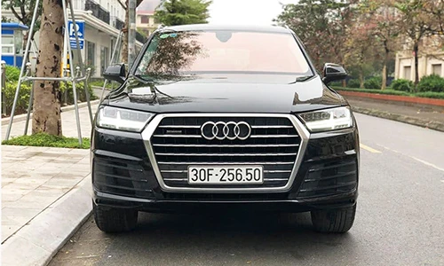 "Soi" Audi Q7 bản APEC giá hơn 3 tỷ đồng tại Hà Nội