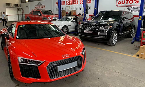 Đại gia Sài Gòn đưa dàn siêu xe tiền tỷ đi làm đẹp