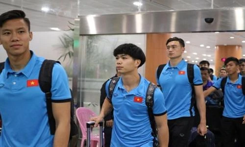ĐT Việt Nam hành quân sang Philippines chuẩn bị bán kết AFF Cup 2018
