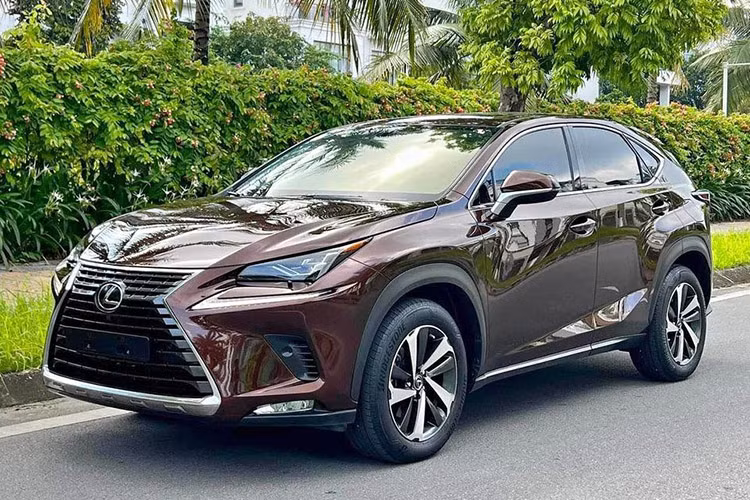 Lexus NX300 2019 chạy 5 năm, rao bán hơn 1,8 tỷ ở Hà Nội