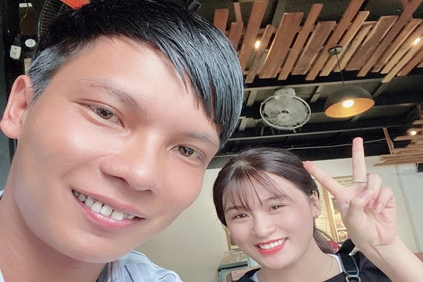 Soi nhan sắc của vợ "thầy giáo" hot nhất cõi mạng Lộc Fuho