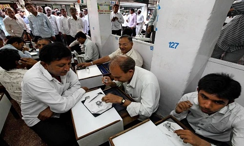 Khám phá khu chợ kỳ lạ, kim cương bán đầy rẫy ngay lề đường