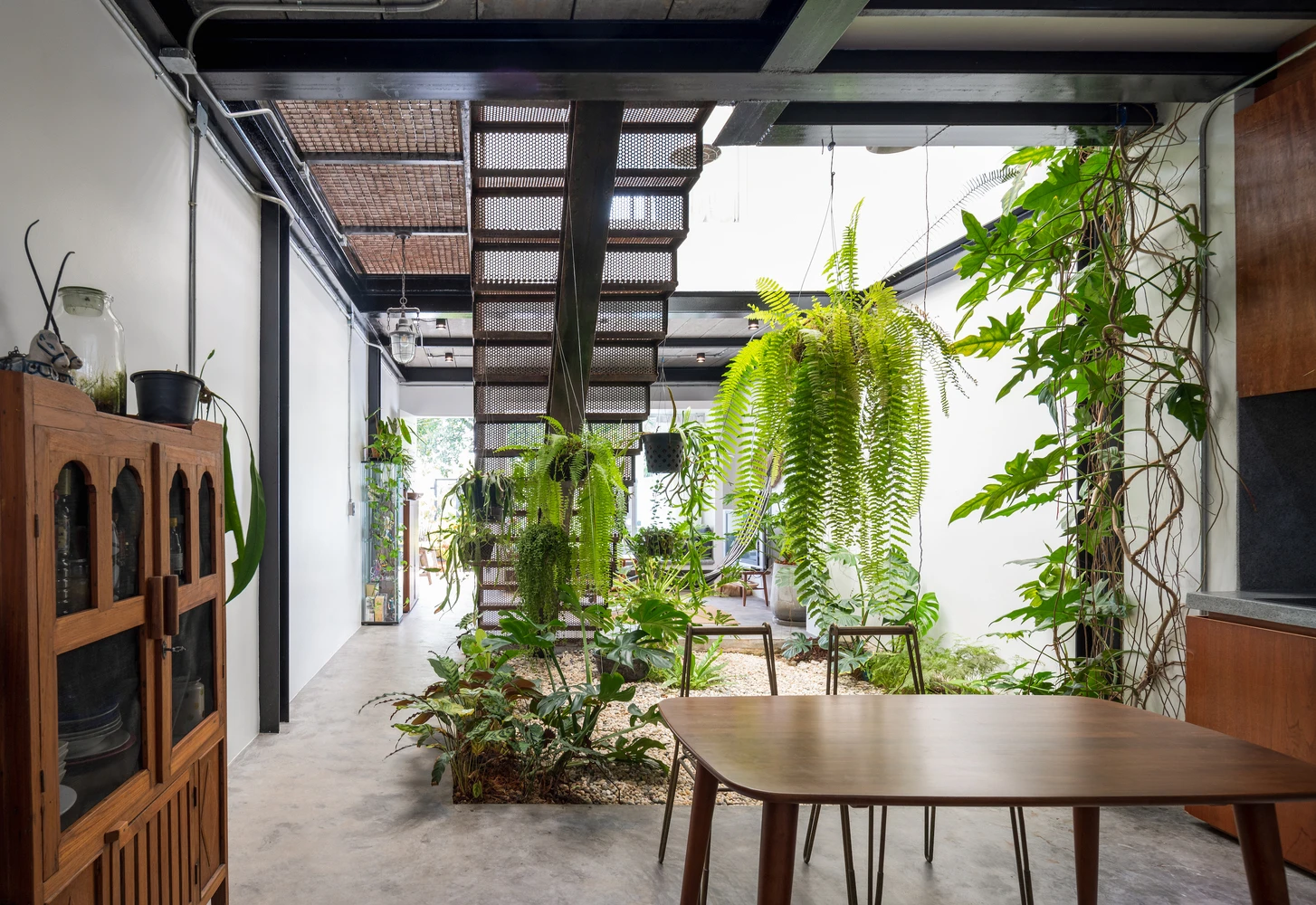 Độc đáo thiết kế nhà ống 2 tầng có khả năng tự làm mát