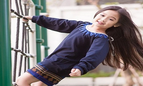 Sao nhí Đồ rê mí tuyệt xinh "lấn sân" làm mẫu ảnh