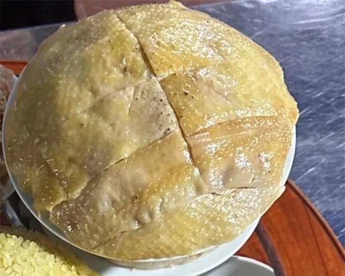 Netizen "lác mắt" với kĩ nghệ chặt thịt gà, không ai lỡ động đũa