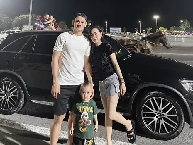 Lấy chồng cầu thủ, cô chủ spa có hôn nhân hạnh phúc viên mãn