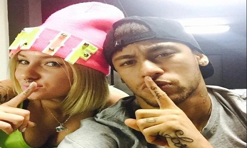 Chuyện tình Neymar với người đẹp nghiện xăm trổ 
