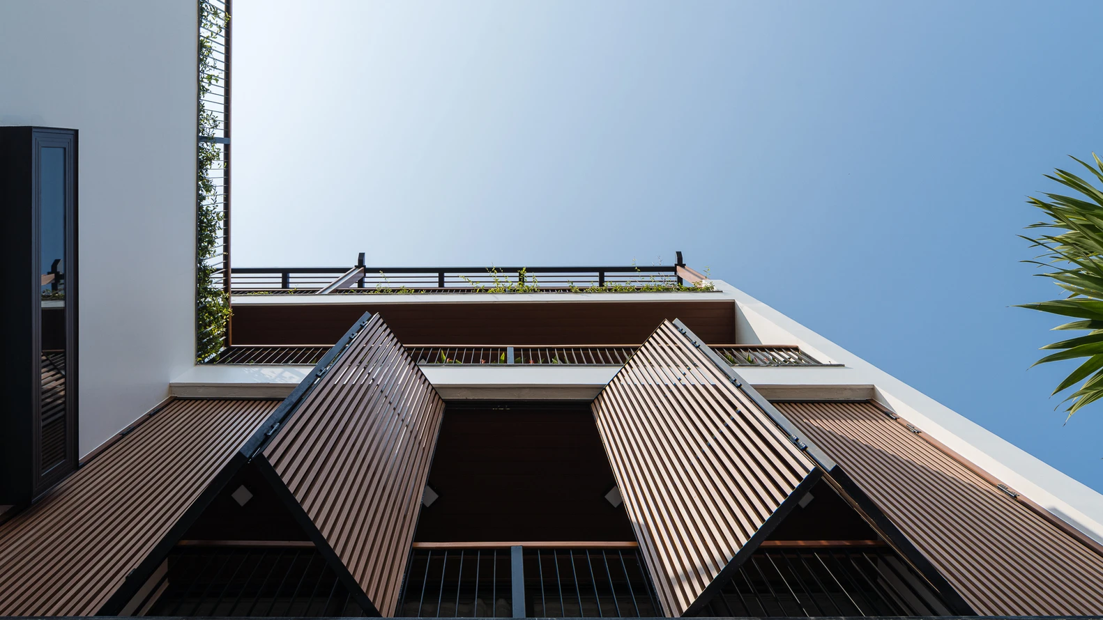 Loại bỏ vách ngăn, biệt thự Đà Nẵng như nhân đôi diện tích 