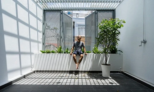 Nhà cũ kỹ, tối tăm trong hẻm đẹp không tưởng sau cải tạo 