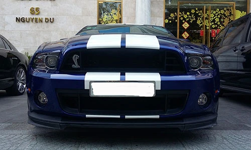 Soi "hàng hiếm" Ford Shelby GT500 mạnh nhất tại VN