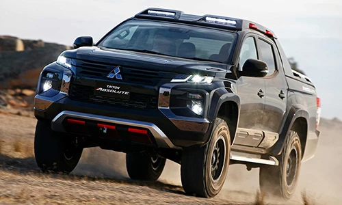 Mitsubishi Triton Absolute “đấu” Ford Ranger Raptor?