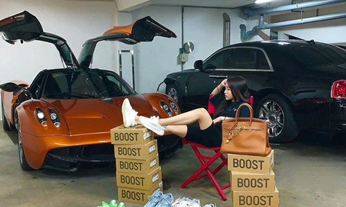 Con gái Minh Nhựa đọ dáng siêu xe Pagani Huayra 80 tỷ