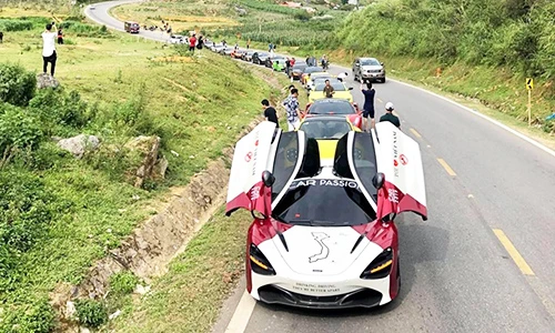 Car Passion 2019: Đoàn siêu xe trăm tỷ “phượt” Mộc Châu