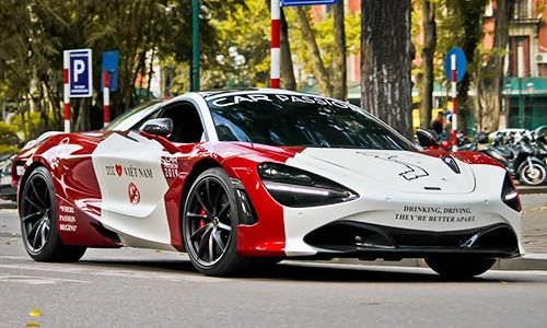 9X Hà thành cầm lái siêu xe McLaren 720S giá hơn 18 tỷ