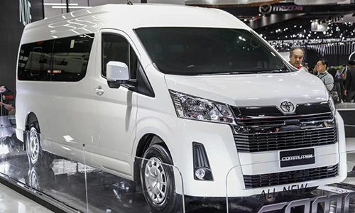 Toyota Hiace thế hệ mới bán ra 1 tỷ đồng tại Philippines 