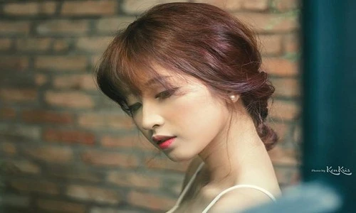 Hot girl 9X xinh đẹp, tài năng làm chao đảo phim trường 