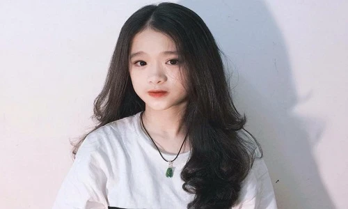 Cô bé 10X Hà thành gây xôn xao mạng xã hội là ai?