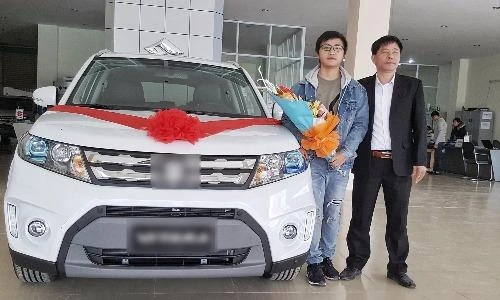 Chàng sinh viên ĐH Luật 21 tuổi, làm thêm mua ô tô tặng bố