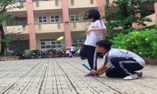 Cô gái "dành cả thanh xuân" để vượt qua môn thể chất