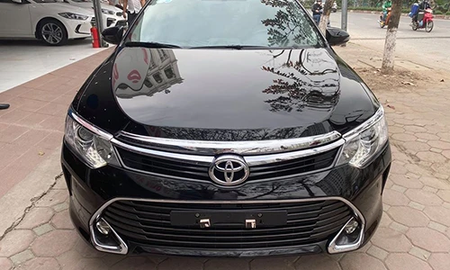 Toyota Camry dùng 3 năm, lỗ hơn 300 triệu đồng ở Hà Nội