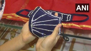 Khẩu trang nạm kim cương giá nghìn đô giới nhà giàu Ấn Độ "phát sốt"