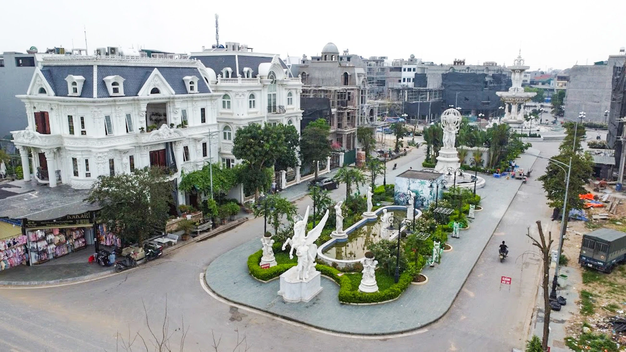 “Ngó từng góc” trong làng đại gia giàu bậc nhất Hà Nội