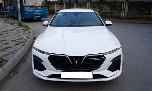 Vinfast Lux A2.0 "chạy lướt" chỉ 900 triệu đồng ở Hà Nội