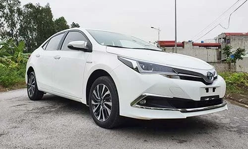 Sao Toyota Corolla Hybrid 2019 mới chỉ 300 triệu ở Việt Nam?
