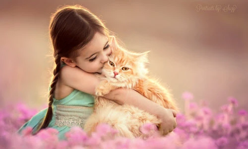 Bộ ảnh đẹp hút hồn của bé gái với động vật