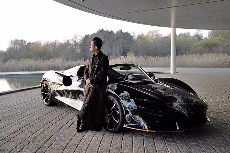 Minh Nhựa khoe chi gần 200 tỷ để đưa McLaren Elva về Việt Nam