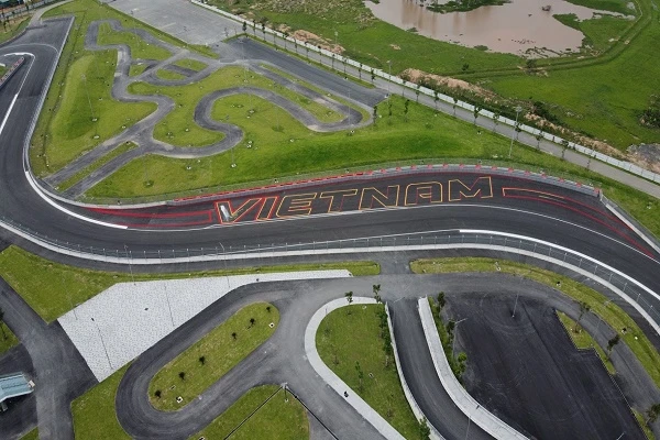 Đường đua đẹp lung linh... bao giờ giải F1 Việt Nam bắt đầu? 