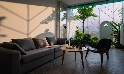 Nhà phố trắng muốt nhỏ mà rộng không ngờ ở TP HCM