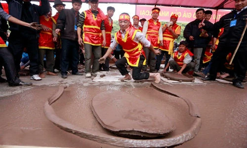 Khám phá điều kỳ thú ở làng pháo đất Hải Dương