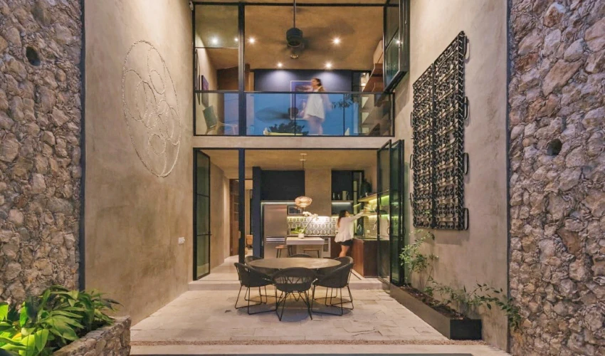 Ngôi nhà đá trong suốt thiết kế hai tầng độc đáo