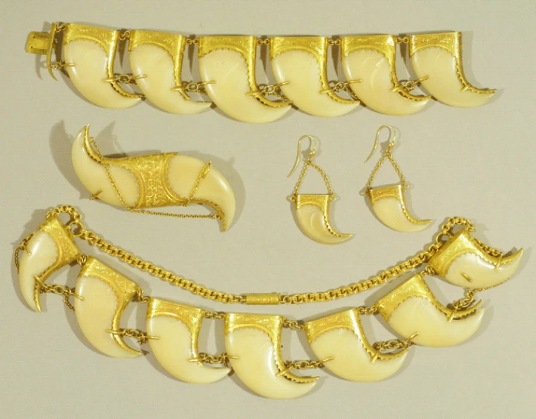 Đại gia Việt bỏ ngàn đô tậu nanh vuốt thú dữ